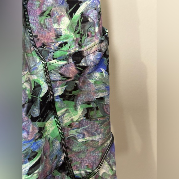 lululemon Fast and Free High-Rise Shorts 8" in Rapid Flourish Multi Color - Picture 13 of 14